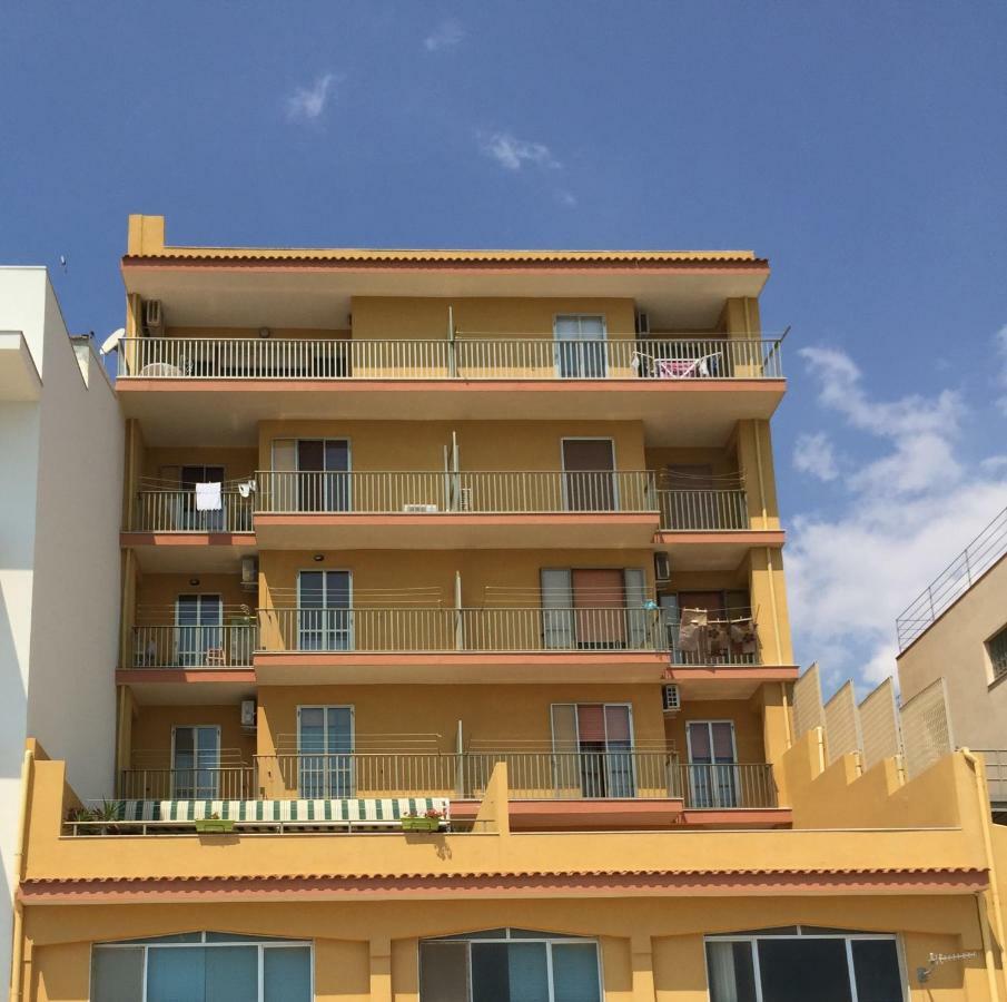 Апартаменты Il Piccolo Attico In Centro Поццалло Экстерьер фото